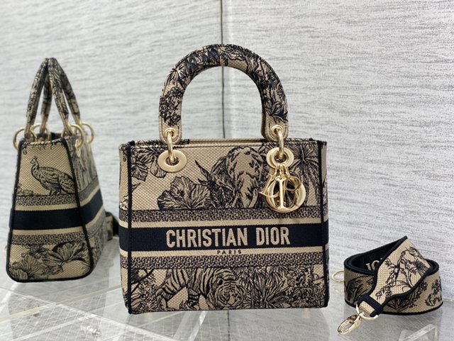 디올 레이디 Lady Dior 미듐 백