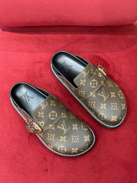 루이비통 LV 코지 플랫 컴포트 클로그 뮬 슬리퍼 Cosy Flat Comfort Clogs 1AAW6Q