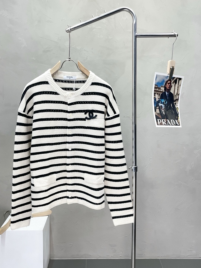 샤넬 스트라이프 라운드 니트 가디건