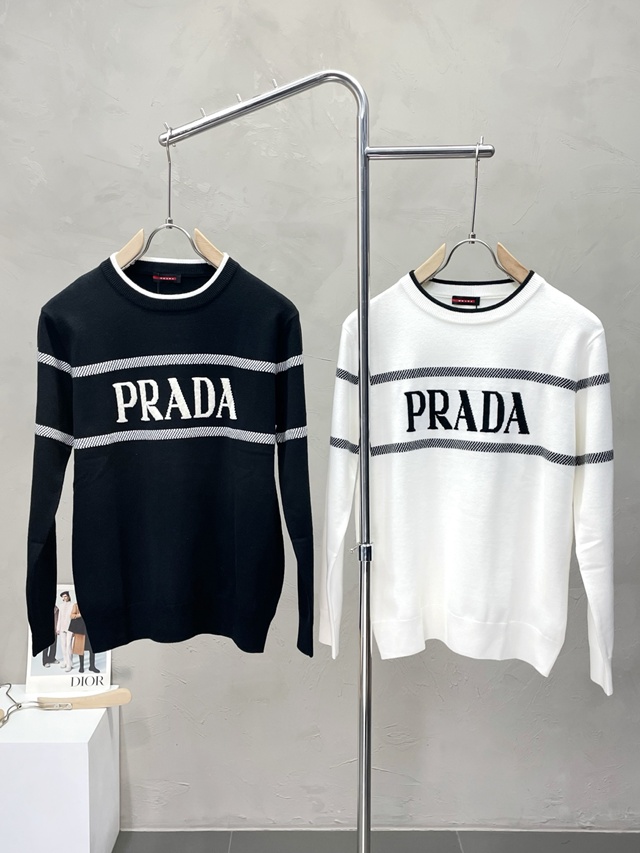 프라다 크루넥 니트 스웨터 2칼라