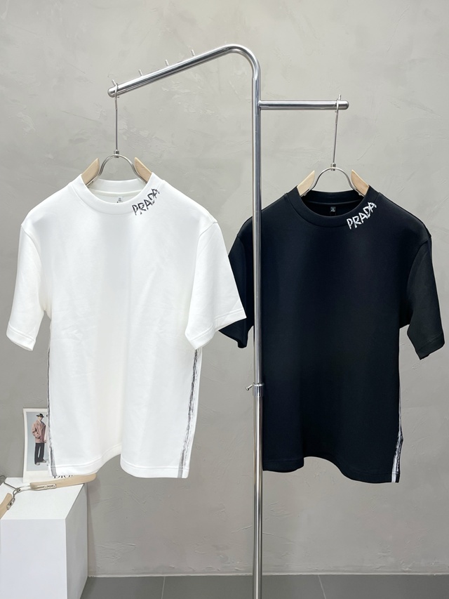 프라다 반팔 티셔츠 2칼라