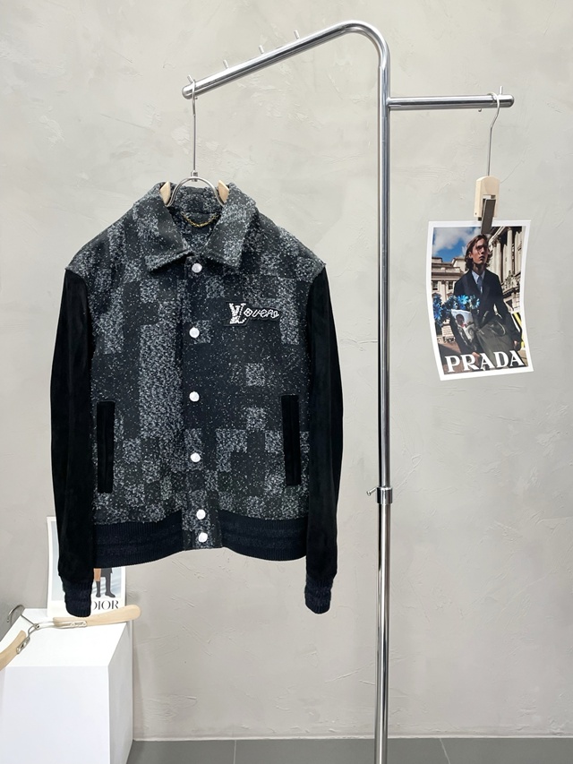 루이비통 믹스 레더 바시티 블루종 1AHBUV