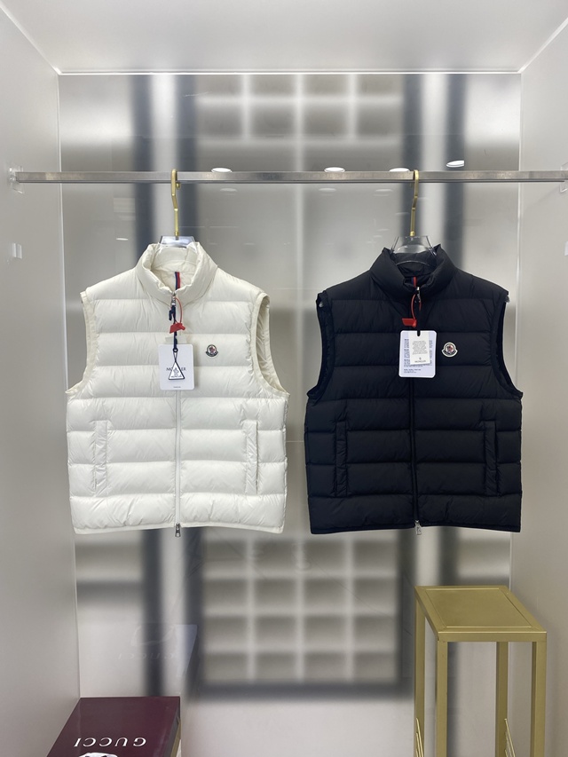 몽클레어 콘트린 CONTRIN 다운 베스트 패딩 조끼 2칼라