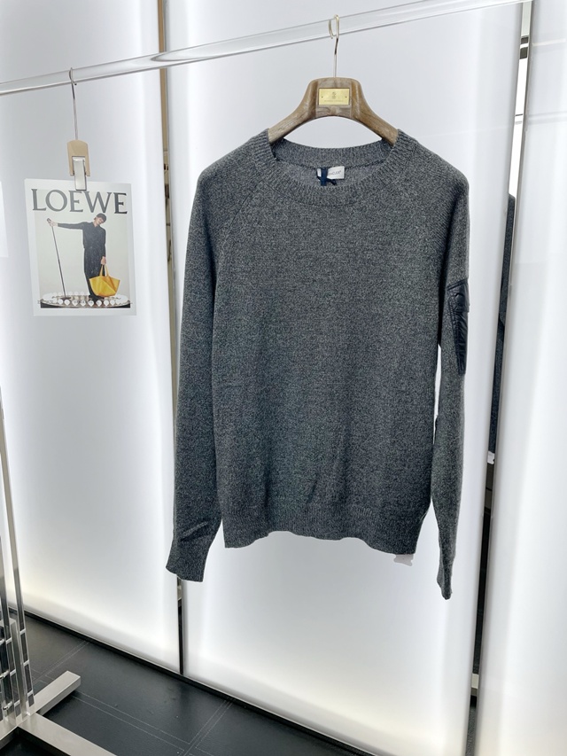 몽클레어 크루넥 라운드 니트