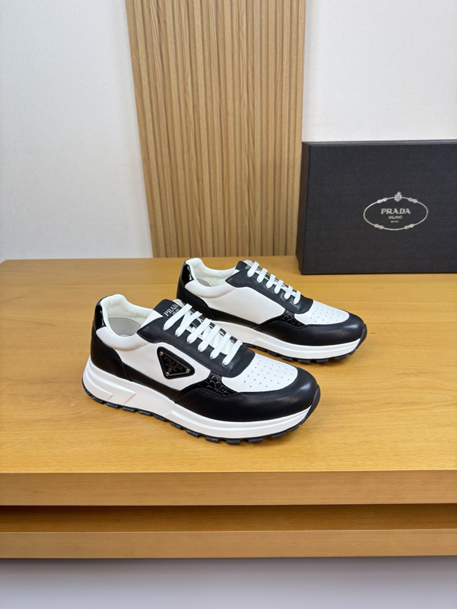 프라다 삼각로고 남성 스니커즈 운동화