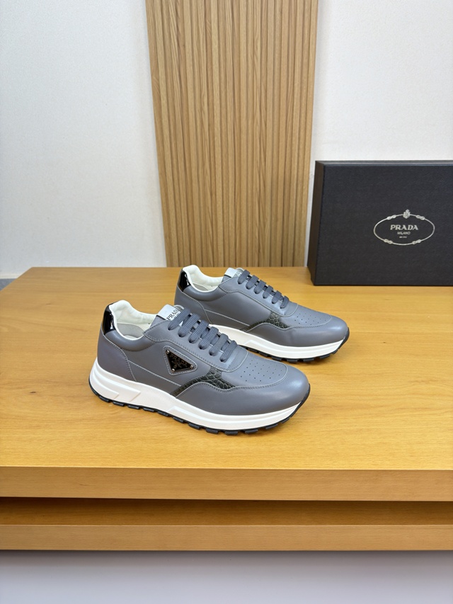 프라다 삼각로고 남성 스니커즈 운동화