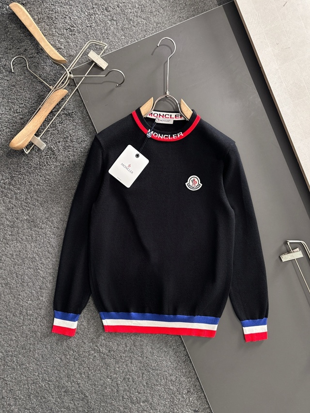 몽클레어 라운드 니트 스웨터