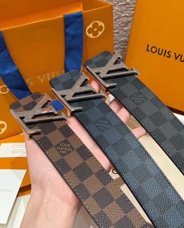 루이비통 LV 이니셜 벨트 40mm 3칼라