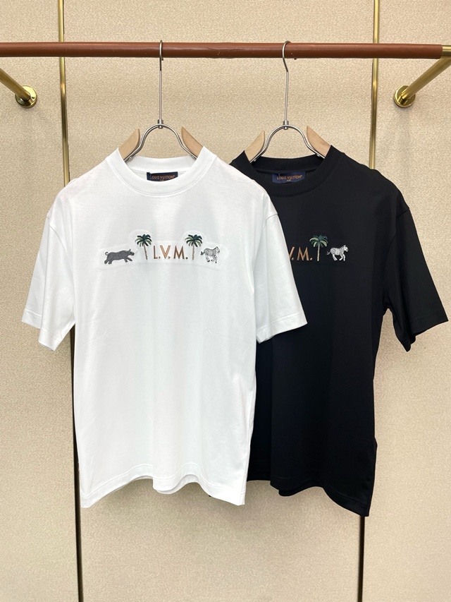 루이비통 LV x 다즐링 리미티드 엠브로이더드 쇼트 자수드 루비넥 반팔 티셔츠 2칼라 1AJVQK