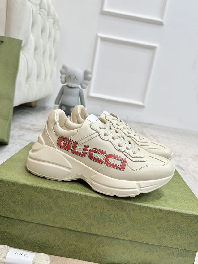 구찌 라이톤 스니커즈