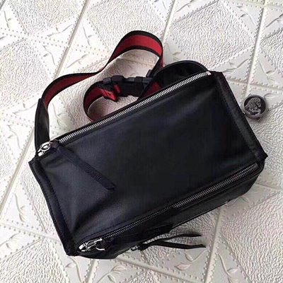 지방시 더블 지퍼 백