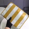 발렌시아가 홀리데이 컬렉션 바자 파우치