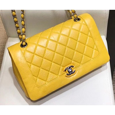 샤넬 A57602 크럼플드 카프스킨 비 퀄티드 플랩 백 