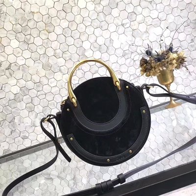 끌로에 카프스킨 토트 백 A03376