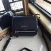 지방시 스몰 판도라 Box 오리지널 러빙패턴 가죽 18cm
