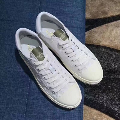 발렌티노 카무스타 스니커즈
