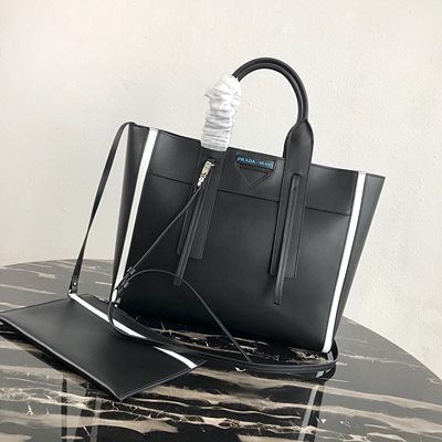 프라다 1BG235 우붸르튀르 라지 가죽 토트 백 블랙