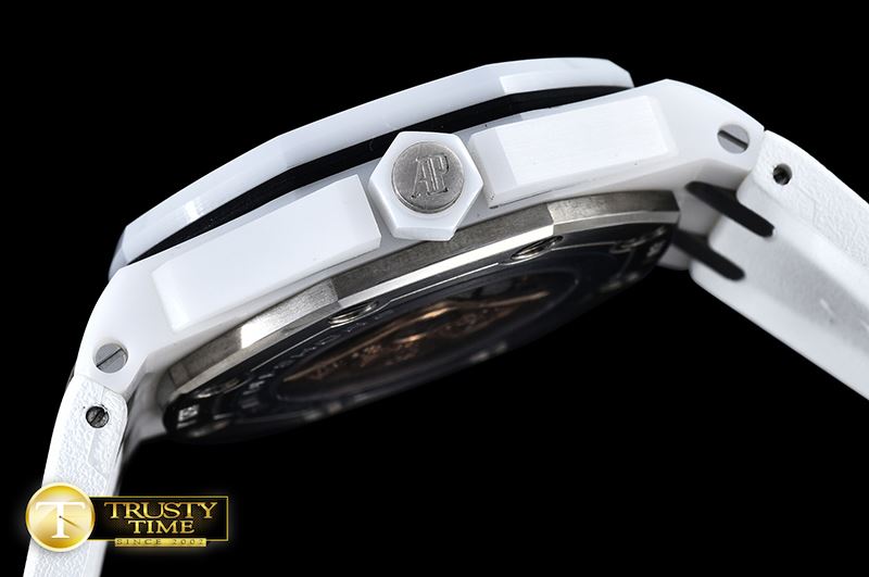 오데마피게 Royal Oak Diver 15707 Wht CER/RU White BP SP MY9015 Mod -AP0521