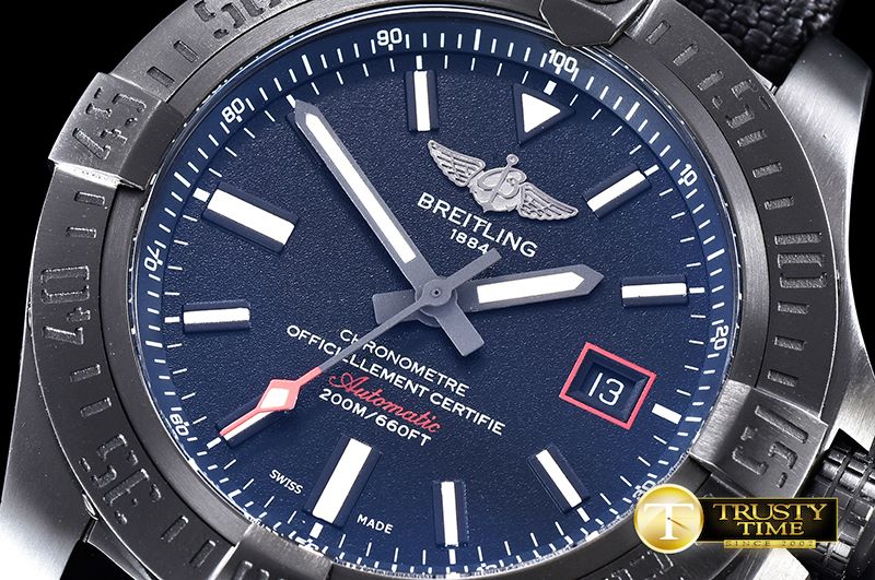 브라이틀링 Avenger BlackBird 44mm DLC/TI/NY Black A2824 -BSW0322