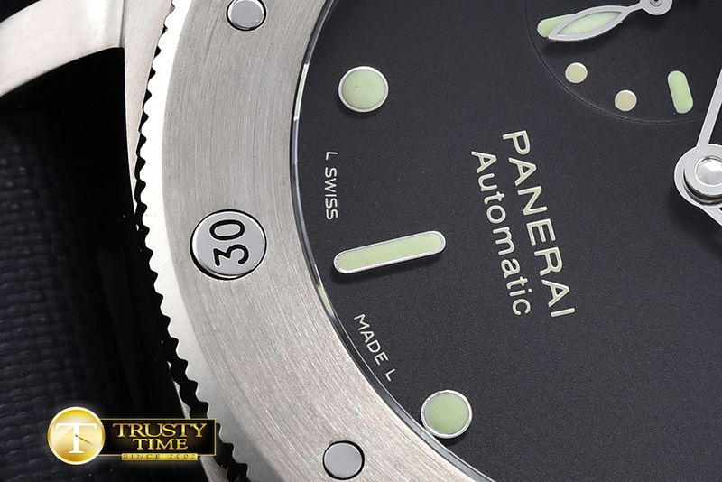 파네라이 PAM305 Submersible TI/LE Blk A7750/P9000 V6 -PN305LLE
