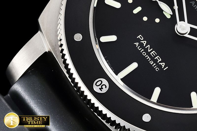 파네라이 PAM389 Submersible AMag TI/RU Black VSF V3 Mod.P9000 -PN389ORU4