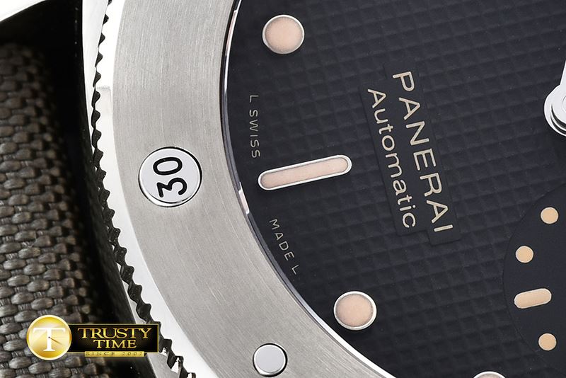 파네라이 PAM569 Submersible TI/LE Blk A7750/P9000 -PN569QLE2