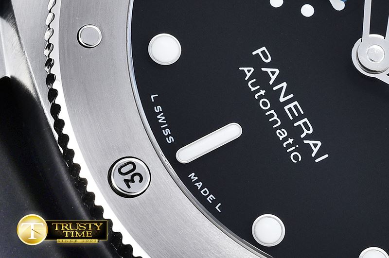 파네라이 PAM682 Lum Sub 1950 3 Day 42mm SS/RU Blk XF V2 P9010 -PN682RU1
